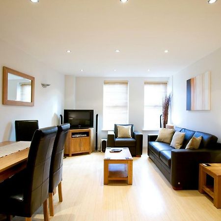 2 Bed 2 Bath At Pelican Hse In Newbury - Free Secure, Allocated Parking Экстерьер фото