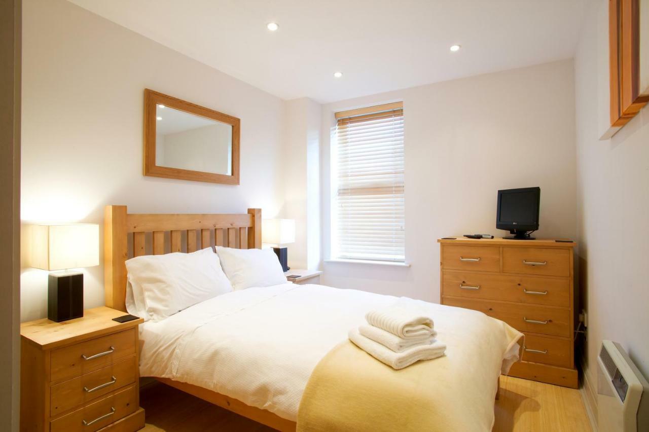 2 Bed 2 Bath At Pelican Hse In Newbury - Free Secure, Allocated Parking Экстерьер фото